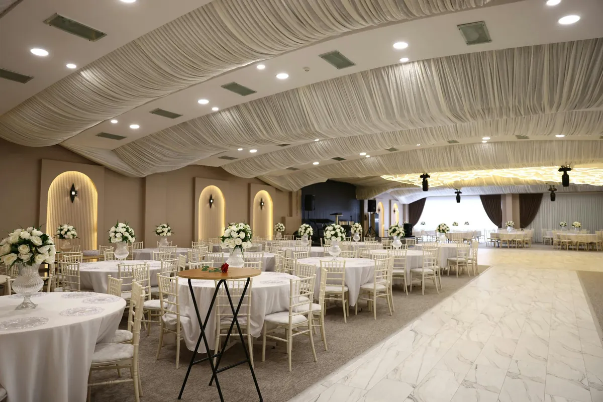 Banquet hall and lawn venue